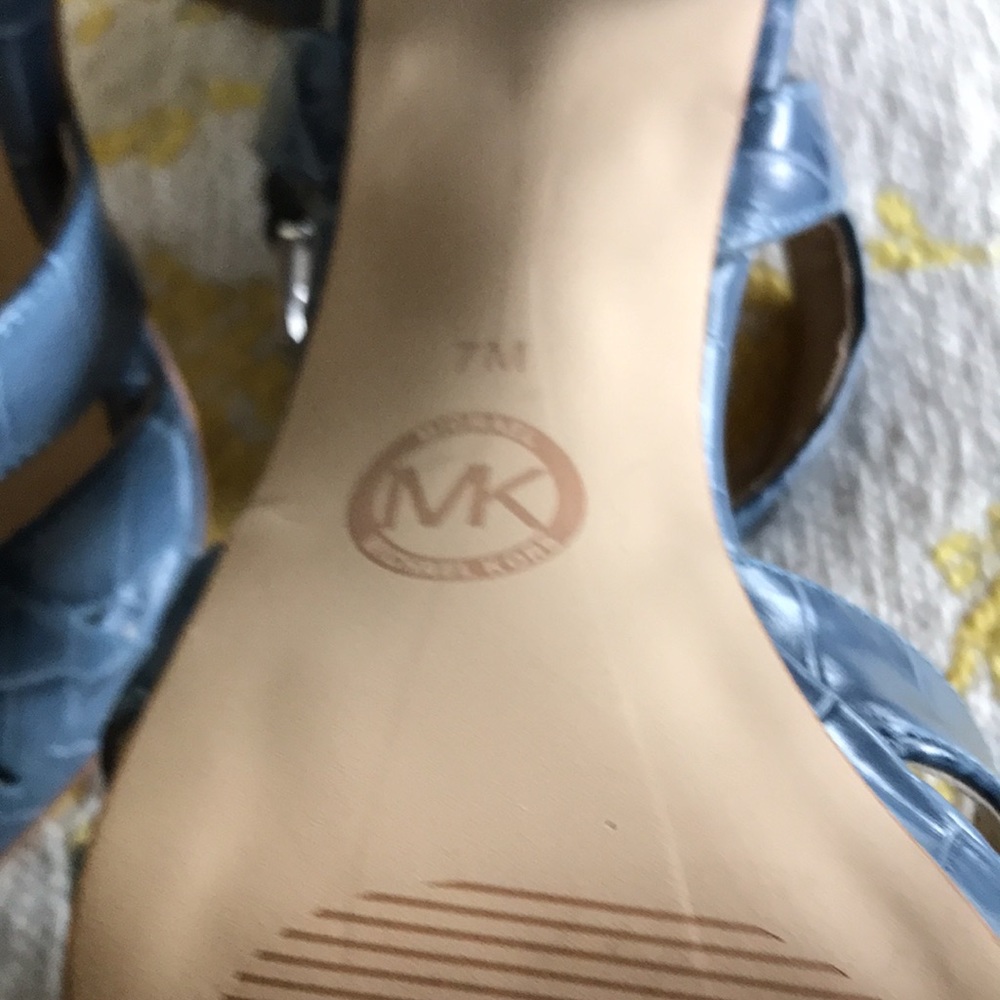 Michael Kors , blue croc leather platform shoes! - Picture 4 of 4